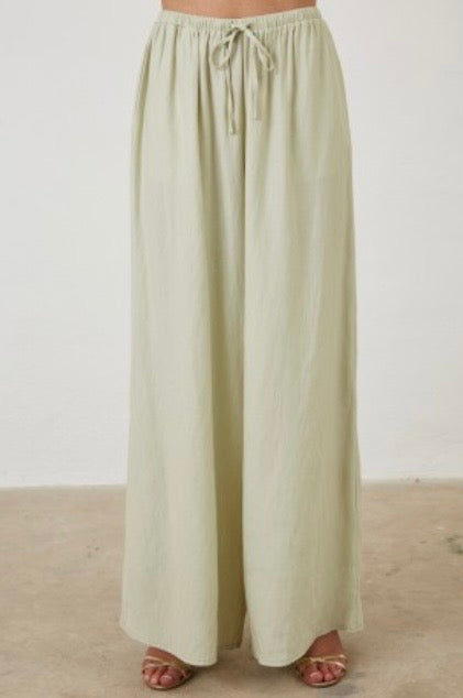 The Ivory Breeze Set
