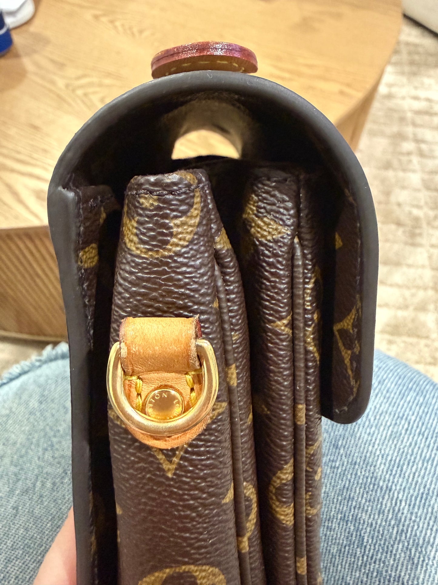 Pre-Owned Louis Vuitton Pochette Metis Monogram Canvas