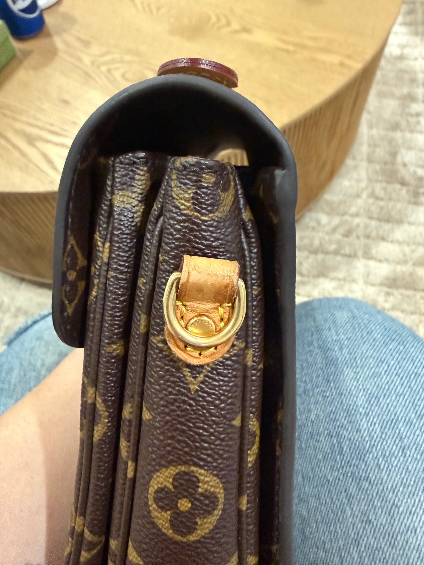 Pre-Owned Louis Vuitton Pochette Metis Monogram Canvas
