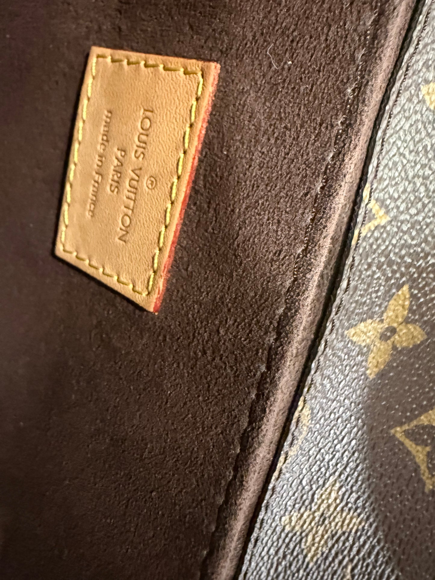 Pre-Owned Louis Vuitton Pochette Metis Monogram Canvas