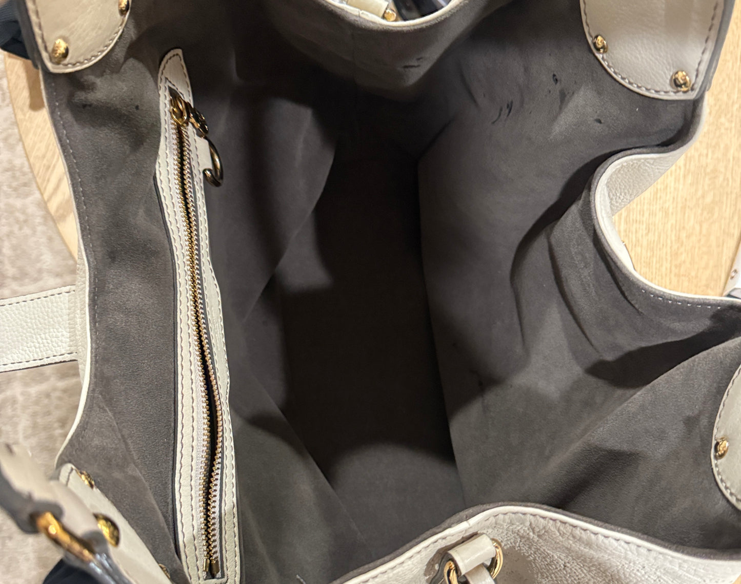 Pre-Owned Louis Vuitton XL Hobo Mahina Leather