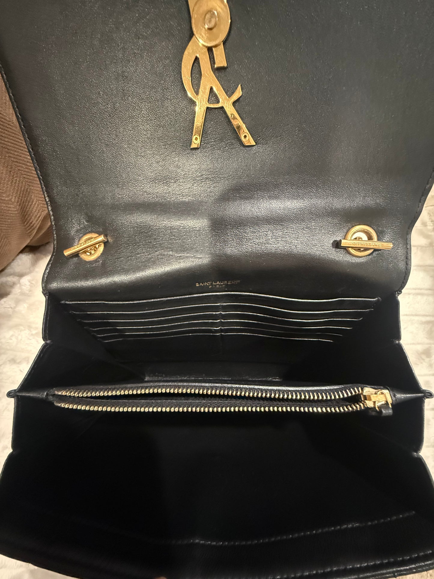YSL Vicky Wallet on Chain